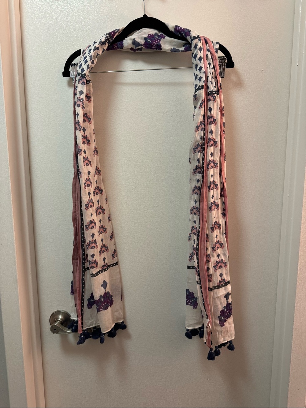 EUC LOFT Tassel Scarf | Women's Cozy Fashion Wrap | Boho Fringe Accessory - Picture 2 of 4